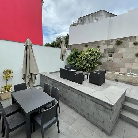 Casa Da Miragaia * أنغرا دو إِراويزو